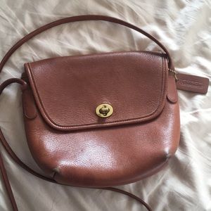 COACH vintage leather turnlock purse